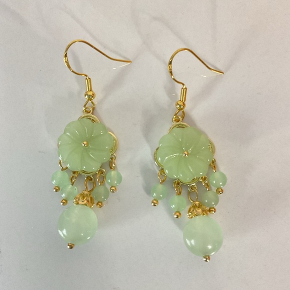 🐘 925 Sterling Silver Natural Jade Earrings - Picture 9 of 10